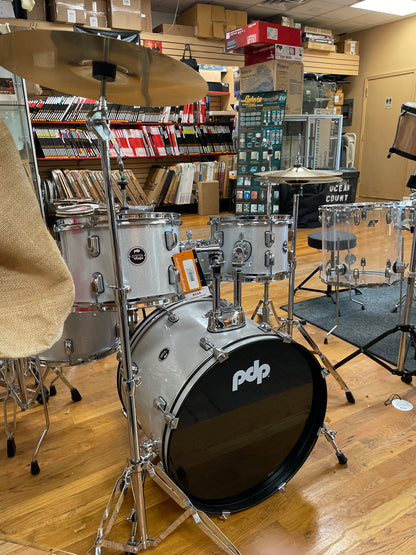 CENTERstage Drum Set, 5pc, 22" White Sparkle
